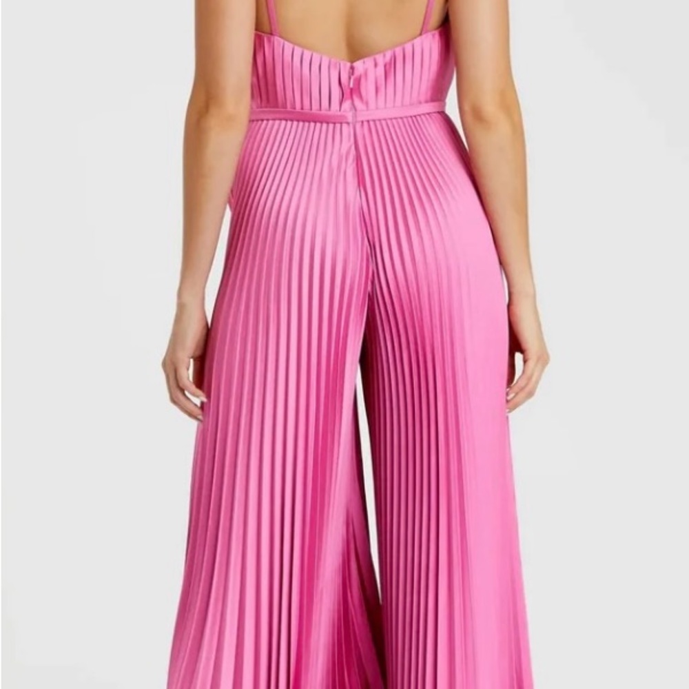 MAC DUGGAL Pink Pleated Plunge Neck Wide Leg Jumpsuit SIZE: 4 - Picture 3 of 10